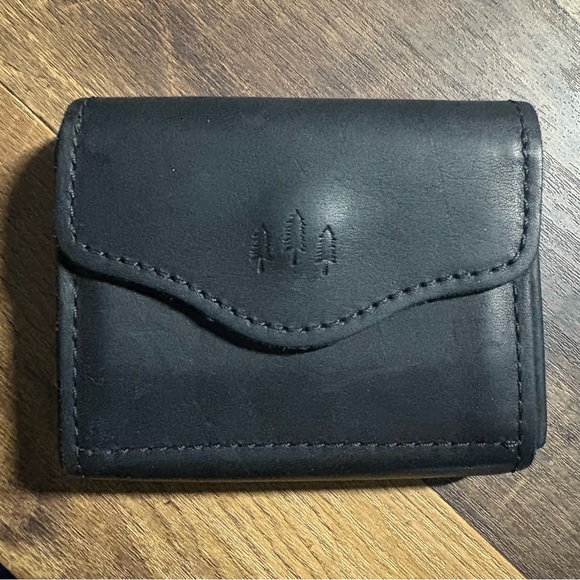Black Portland Leather Bozeman women’s wallet - Picture 1 of 4